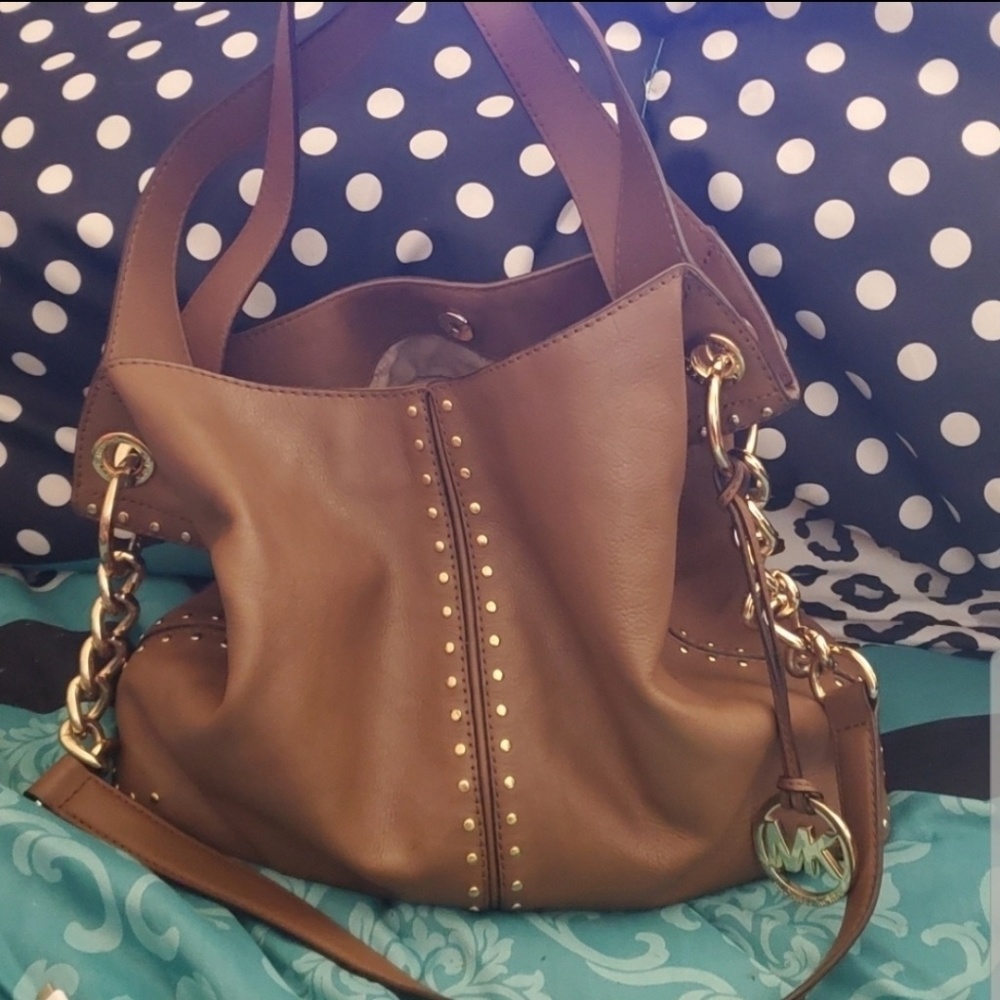 Michael kors Astor Large Stud Loggafe Leatherpurse